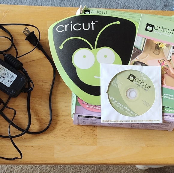 Cricut Provo Craft cutter CRV001 bundle - Picture 2 of 9